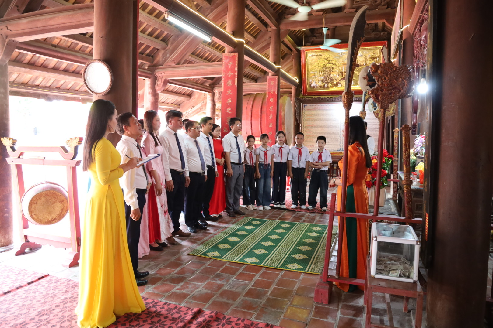 Anh-tin-bai